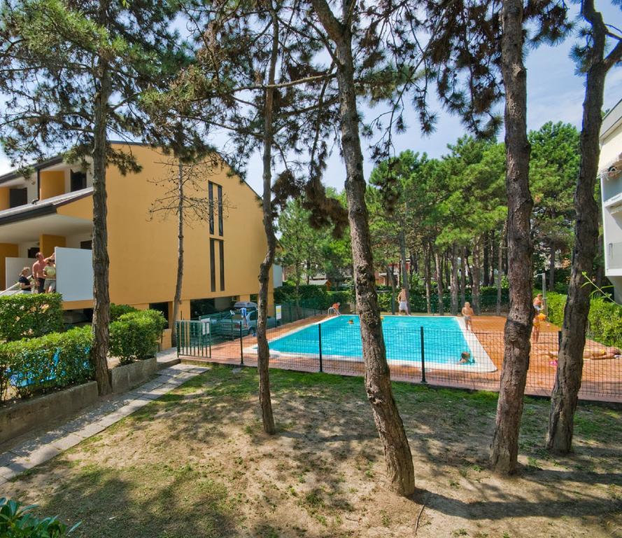 Residence Cinzia Pool Bibione Exterior foto