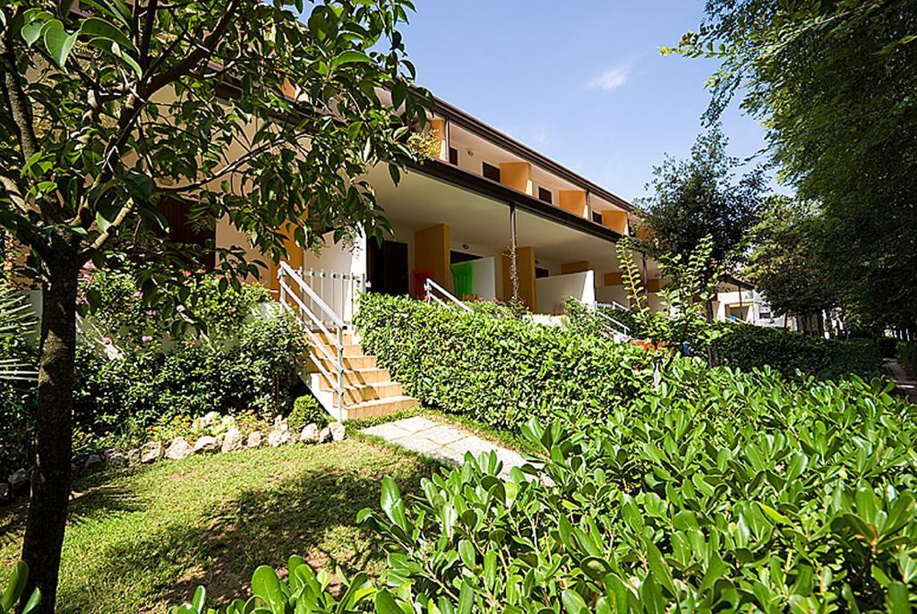 Residence Cinzia Pool Bibione Exterior foto