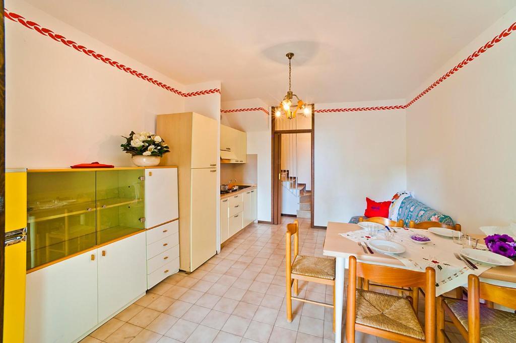 Residence Cinzia Pool Bibione Habitación foto